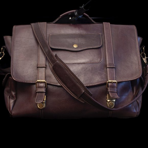Vintage-Style Brown Leather Messenger Bag With Adjustable Strap and Buckles - Picture 9 of 13
